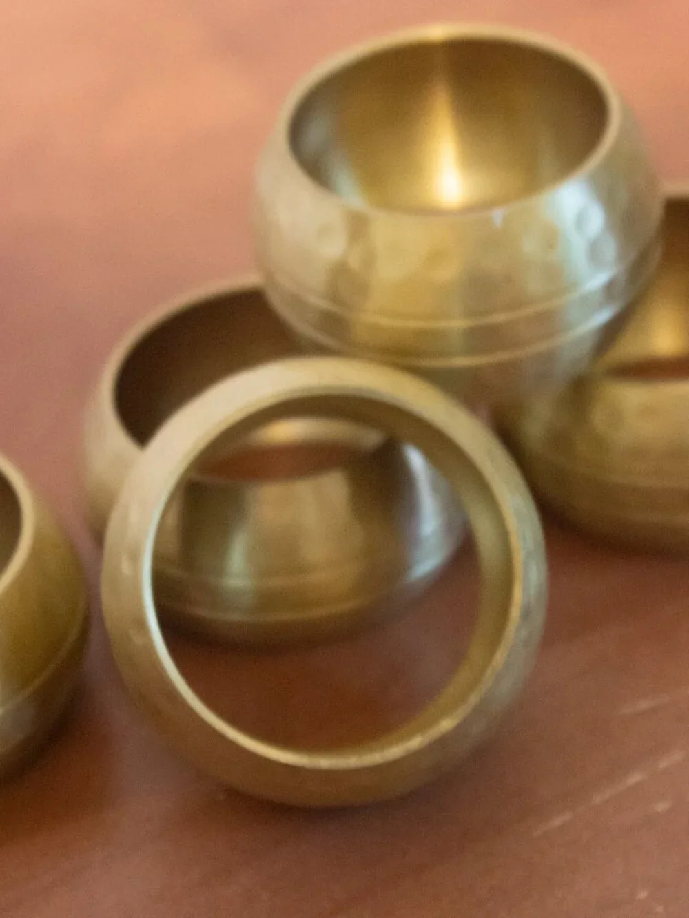 Hammered Aluminum Napkin Rings – Set of 5 – Mid‑Century Modern Tableware